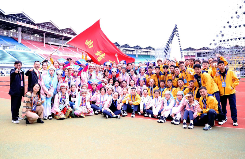 1 bat365师生代表曲靖市参加云南省第十二届少数民族传统体育运动会.jpg